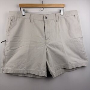 Columbia Mens Shorts Sz 42W x 8L Modern Cotton Canvas Chino Tan AM4358